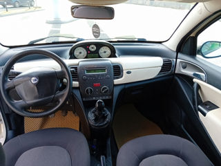 Lancia Ypsilon foto 9