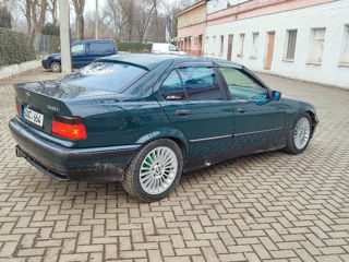 BMW 3 Series foto 4