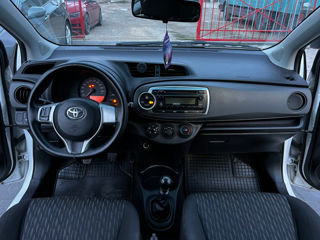 Toyota Yaris foto 11