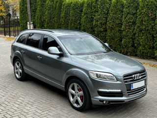 Audi Q7 foto 0