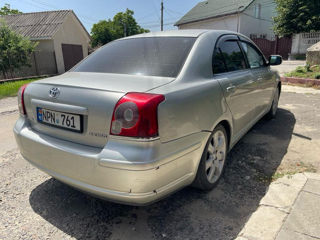 Toyota Avensis foto 6