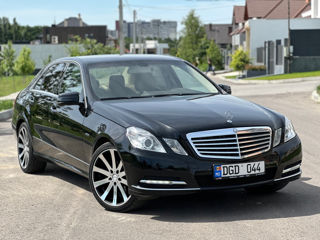 Mercedes E-Class foto 1