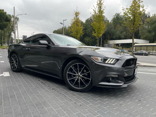 Ford Mustang foto 5