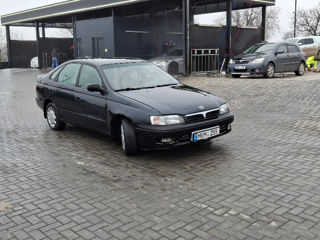 Toyota Carina foto 2