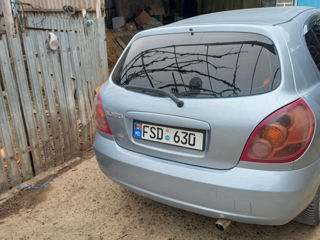 Nissan Almera foto 5