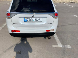 Mitsubishi Outlander foto 2