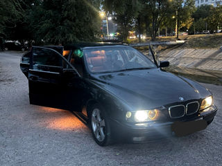 BMW 5 Series foto 3