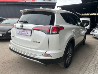 Toyota Rav 4 foto 4