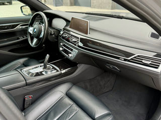 BMW 7 Series foto 16