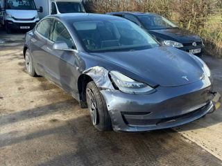 Tesla Model 3 foto 6