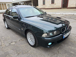 BMW 5 Series foto 3