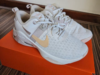 W Nike Zoom Bella 6, noi