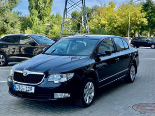 Skoda Superb foto 2