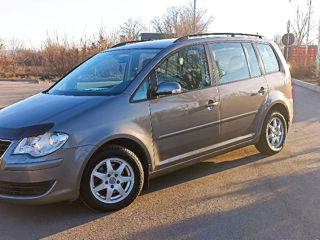 Volkswagen Touran foto 4