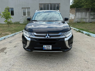 Mitsubishi Outlander foto 2