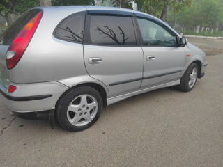 Nissan Almera Tino foto 8