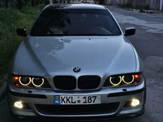 BMW 5 Series foto 8