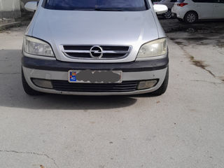 Opel Zafira foto 1