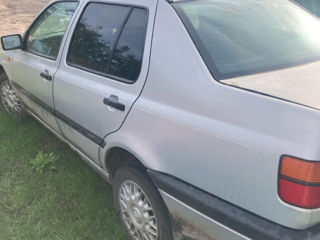 Volkswagen Vento foto 2