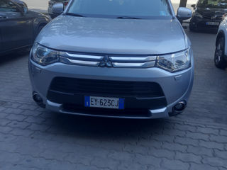 Mitsubishi Outlander foto 2