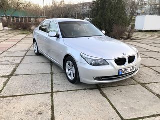 BMW 5 Series foto 2