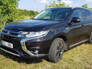 Mitsubishi Outlander foto 1