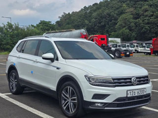 Volkswagen Touareg foto 1