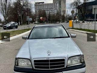 Mercedes C-Class foto 9