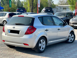 KIA Ceed фото 4