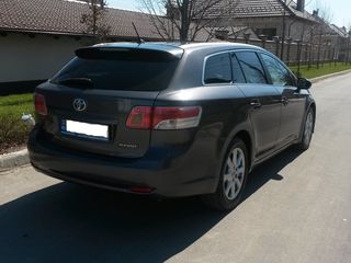 Toyota Avensis foto 3