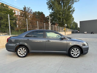 Toyota Avensis foto 6