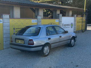 Nissan Sunny foto 3