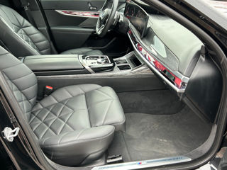 BMW 7 Series foto 12