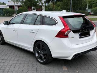 Volvo V60 foto 2