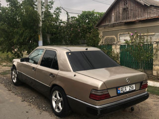 Mercedes E-Class foto 2