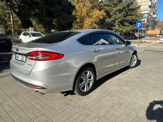 Ford Fusion foto 8