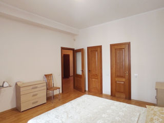 Apartament cu 3 camere, 120 m², Centru, Chișinău foto 5