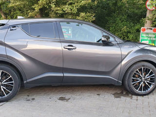 Toyota C-HR foto 3