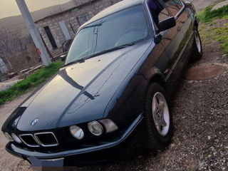 BMW 5 Series foto 1