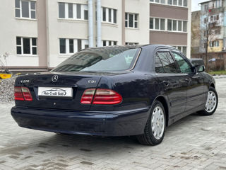 Mercedes E-Class foto 2