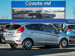 Ford Fiesta foto 5