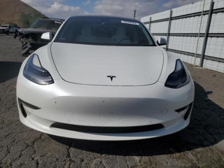 Tesla Model 3 foto 2