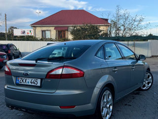 Ford Mondeo foto 2