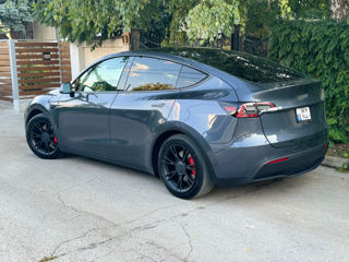 Tesla Model Y foto 4