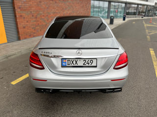 Mercedes E-Class foto 14