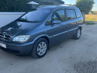 Opel Zafira foto 1