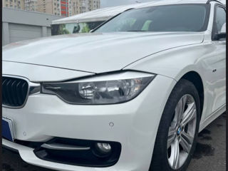 BMW 3 Series Touring foto 6