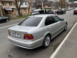 BMW 5 Series foto 3