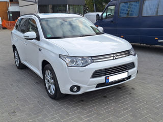 Mitsubishi Outlander foto 2