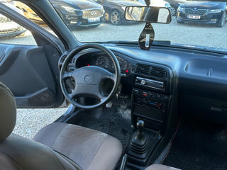 Nissan Sunny foto 14